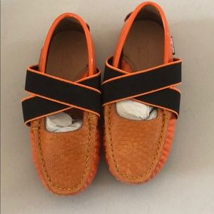 New Venettini Daisy moccasins in orange size 24